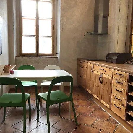 83 Apartman *