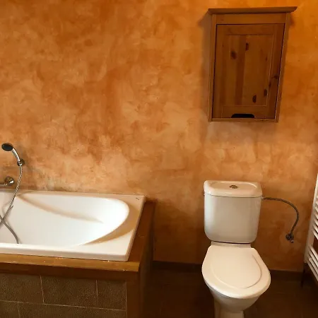 Apartman 83 *