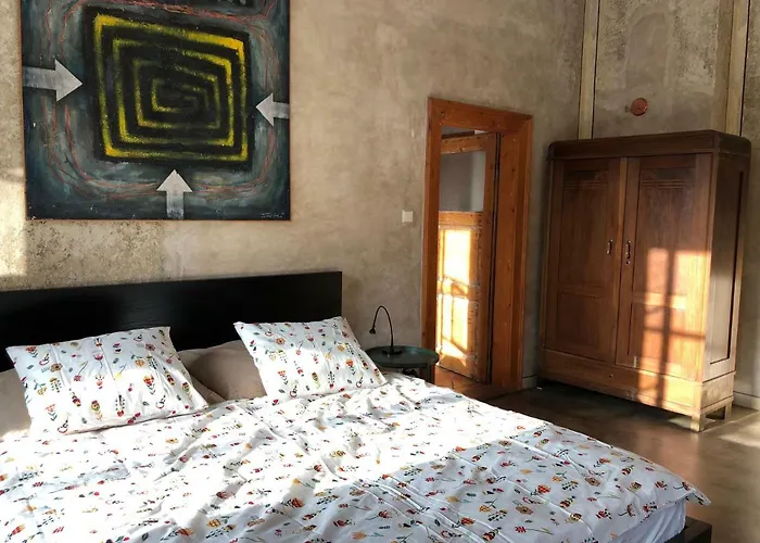 Apartament 83