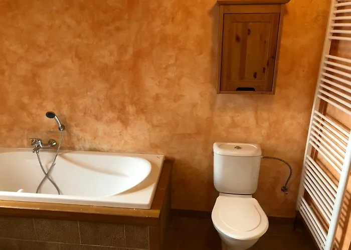 Apartament 83 *
